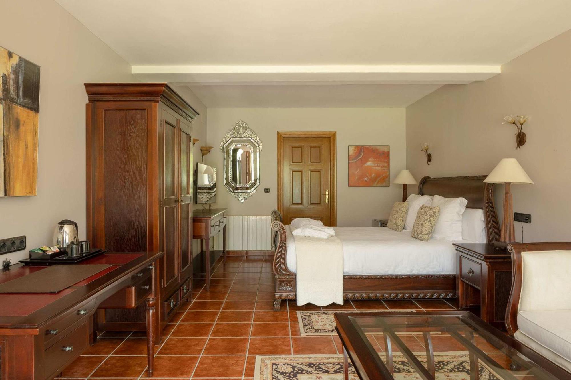 Hotel & Spa Etxegana Zeanuri Bagian luar foto