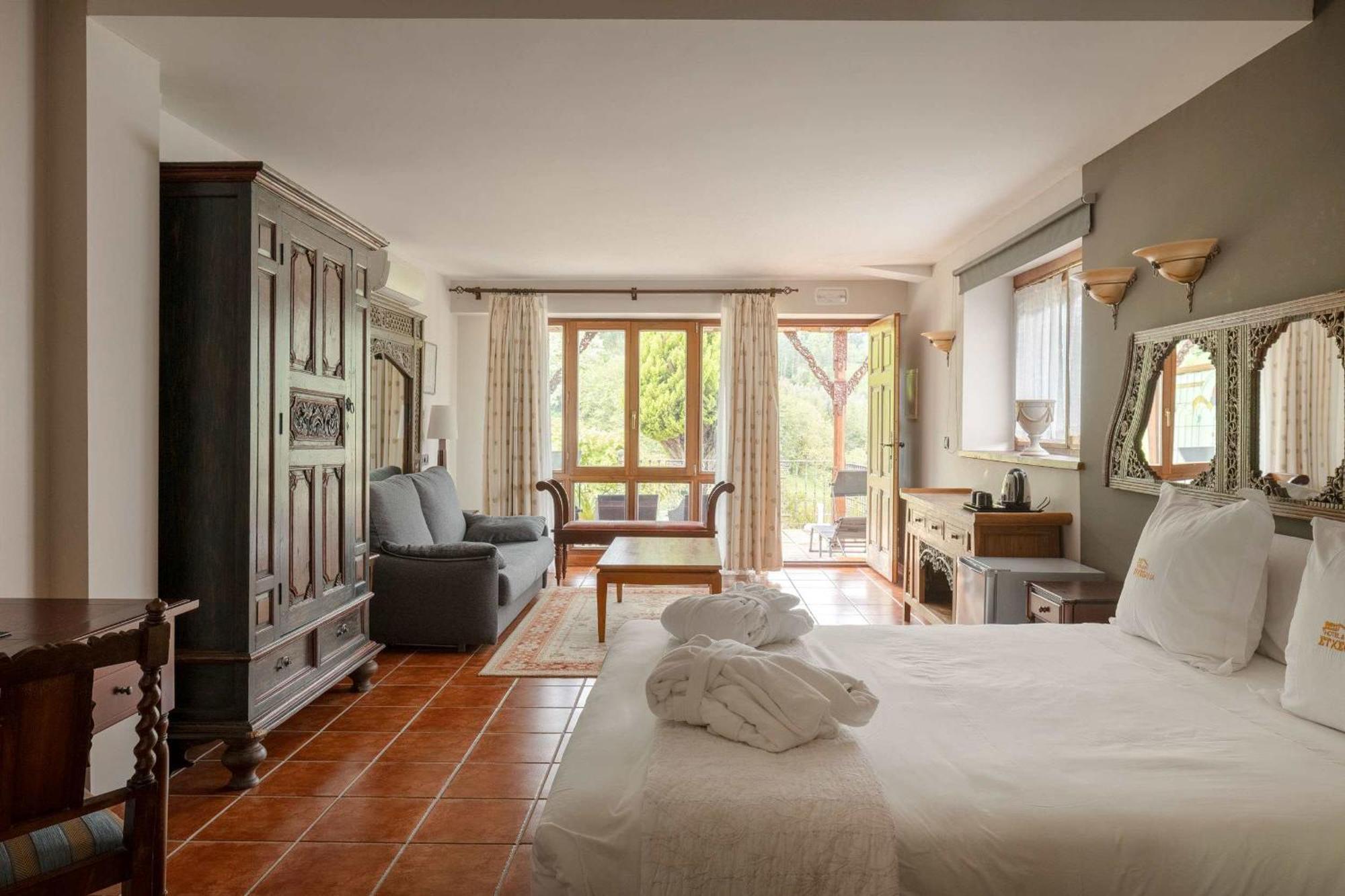 Hotel & Spa Etxegana Zeanuri Bagian luar foto