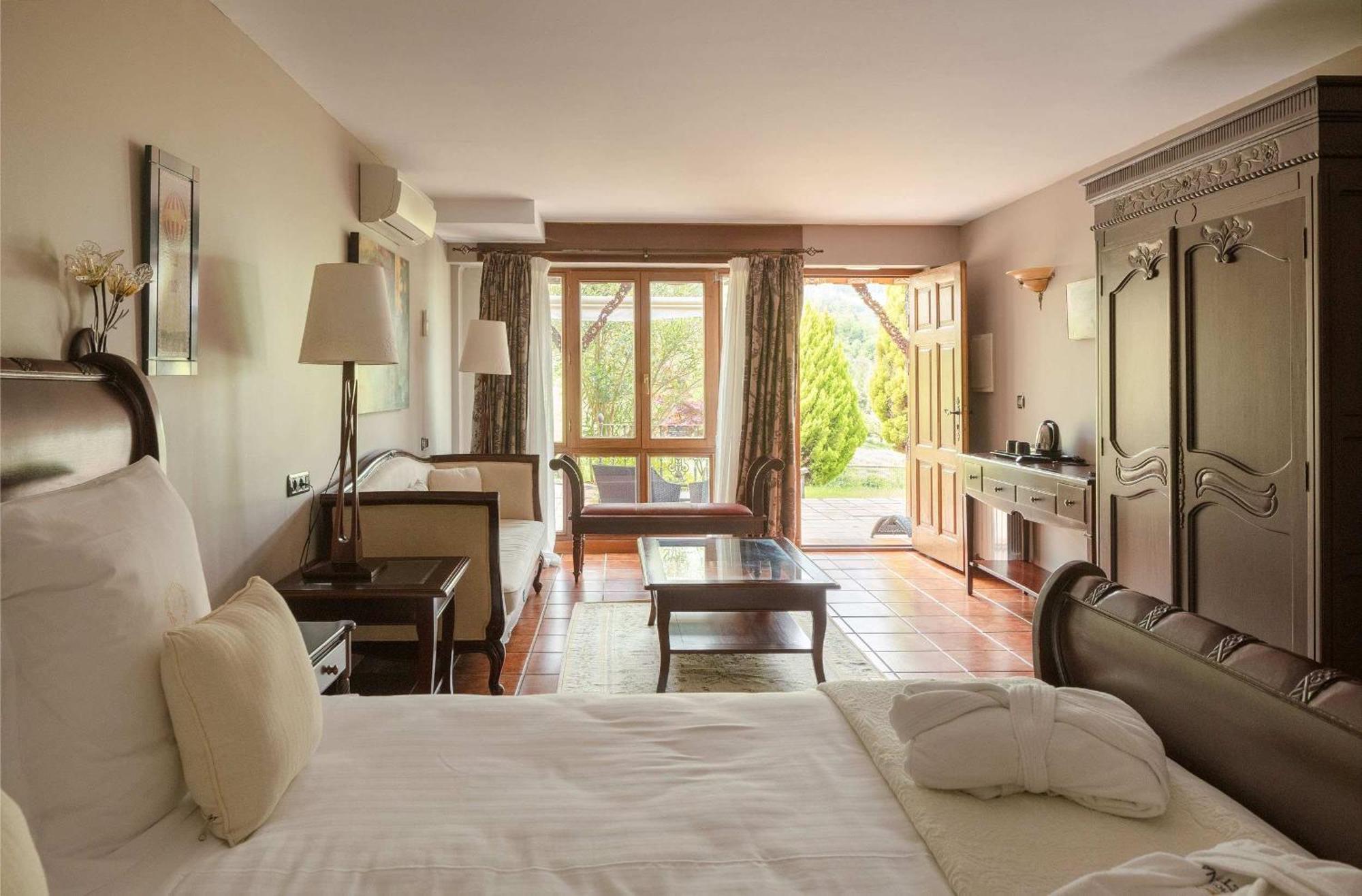 Hotel & Spa Etxegana Zeanuri Bagian luar foto