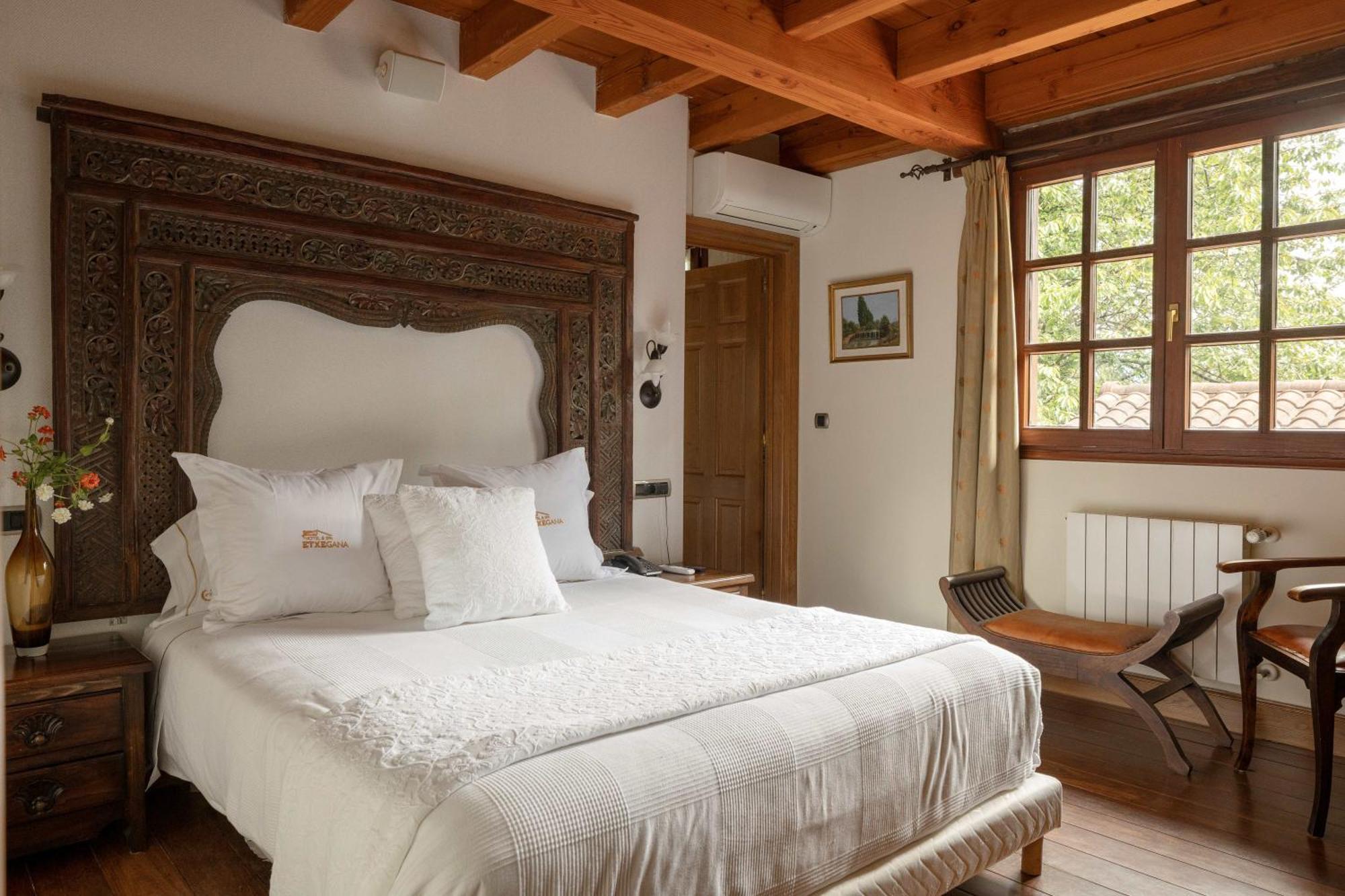 Hotel & Spa Etxegana Zeanuri Bagian luar foto