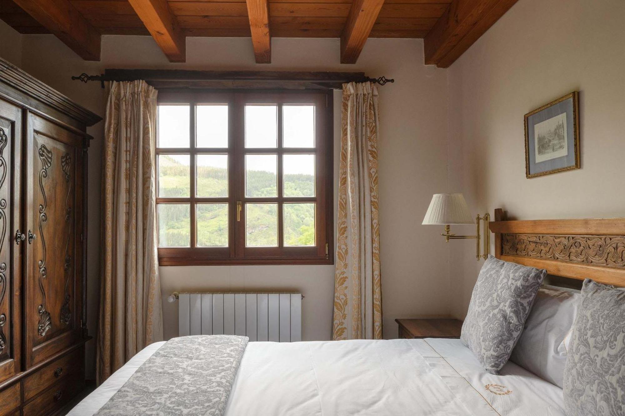 Hotel & Spa Etxegana Zeanuri Bagian luar foto