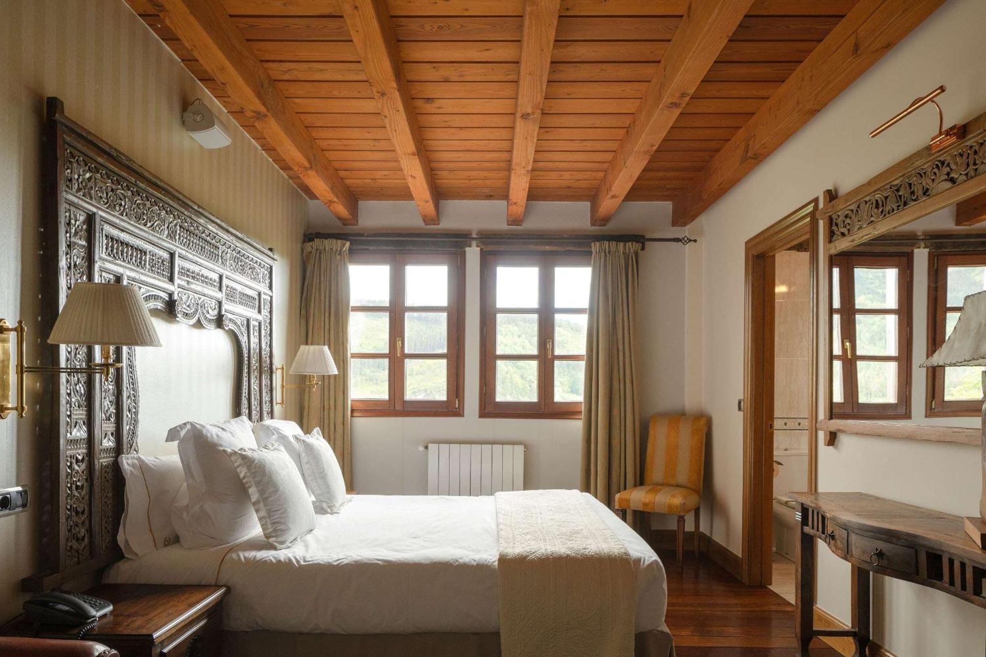 Hotel & Spa Etxegana Zeanuri Bagian luar foto