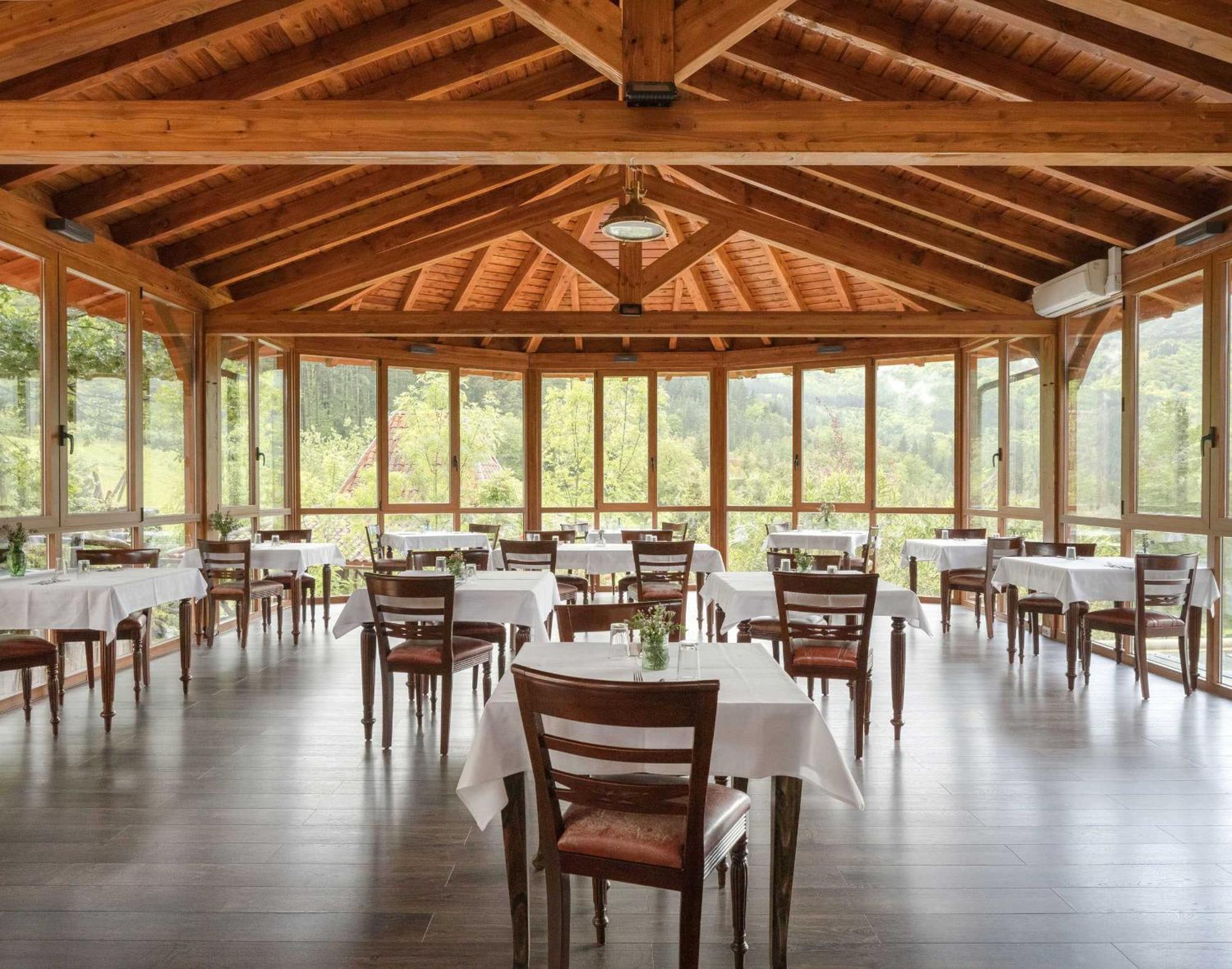 Hotel & Spa Etxegana Zeanuri Bagian luar foto