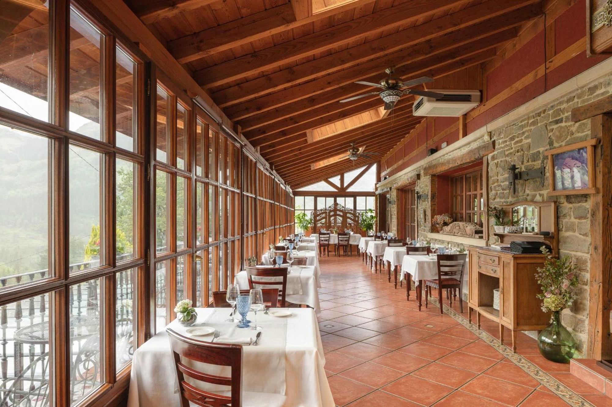 Hotel & Spa Etxegana Zeanuri Bagian luar foto