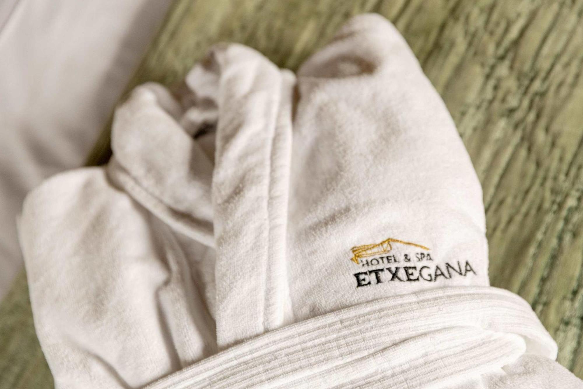 Hotel & Spa Etxegana Zeanuri Bagian luar foto