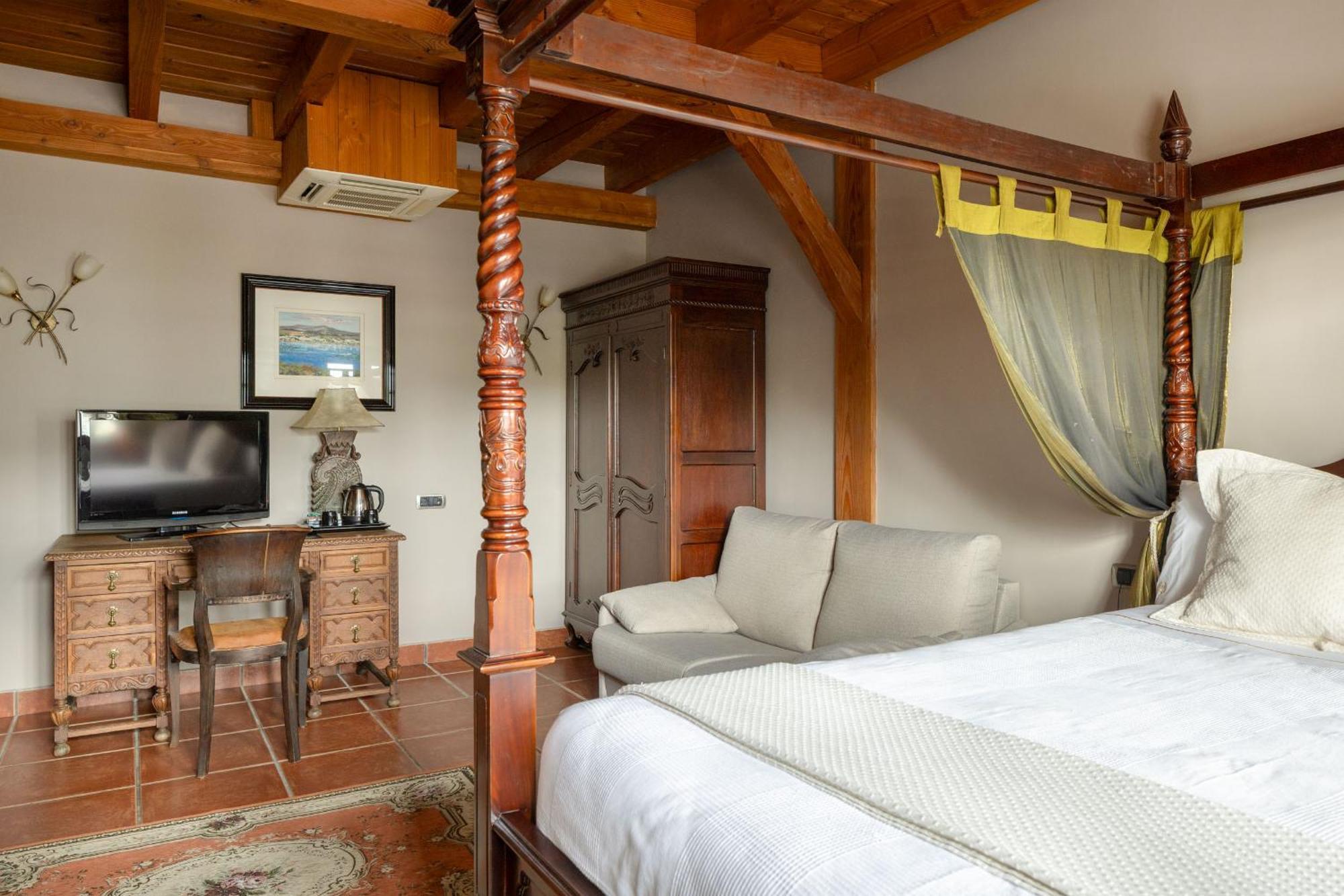 Hotel & Spa Etxegana Zeanuri Bagian luar foto