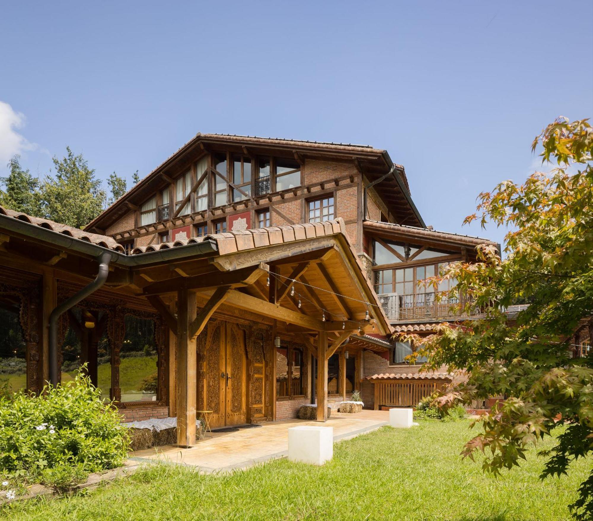 Hotel & Spa Etxegana Zeanuri Bagian luar foto