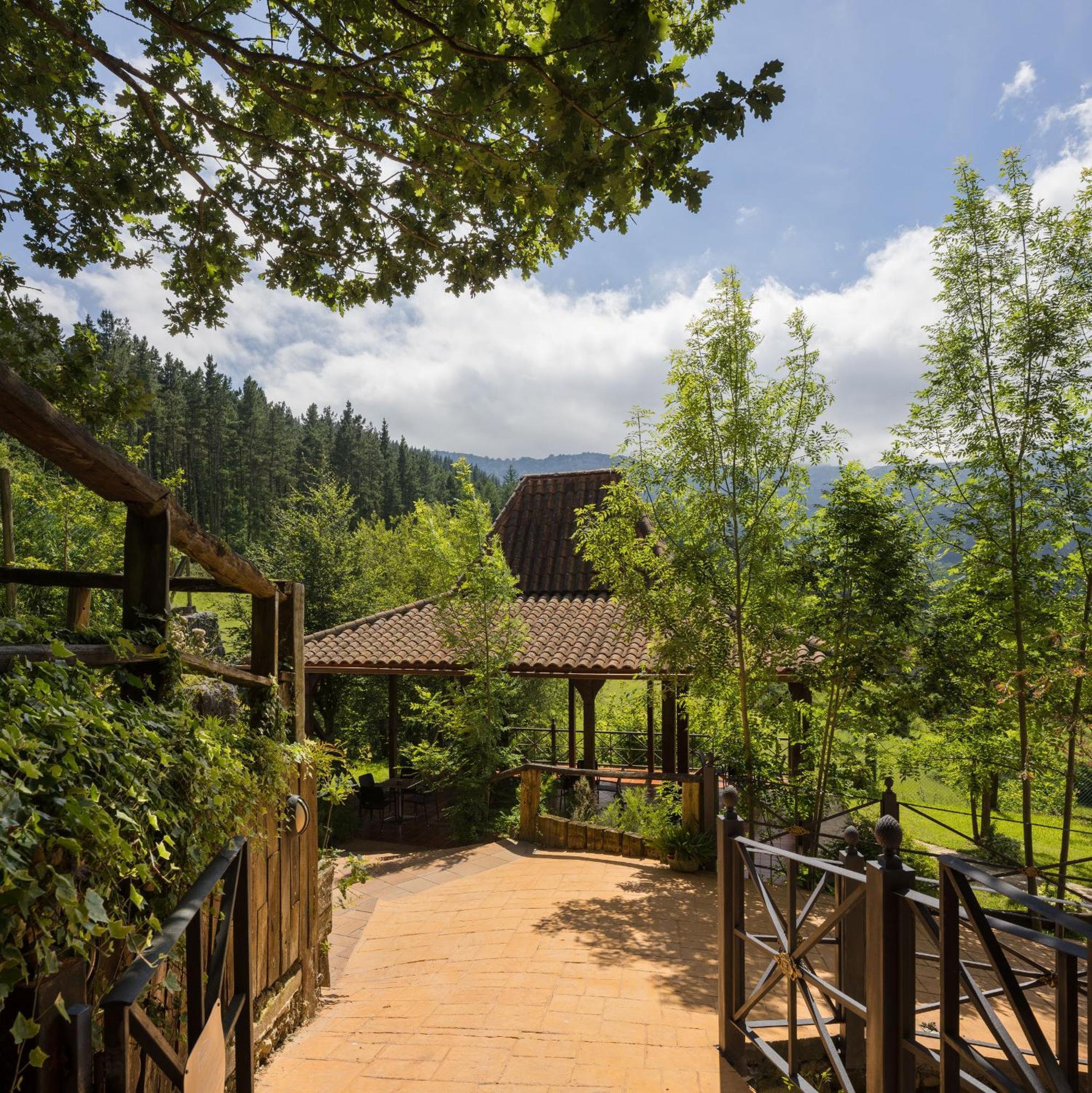 Hotel & Spa Etxegana Zeanuri Bagian luar foto